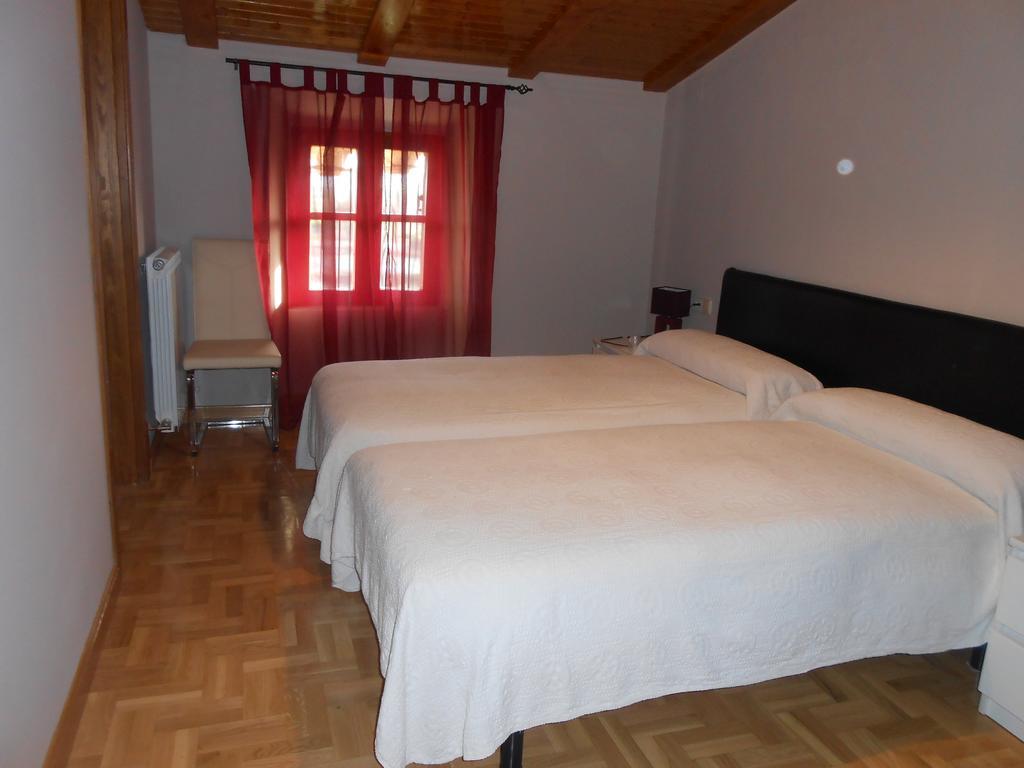 Hospedaje Nuestra Senora De Ujue Tafalla Room photo